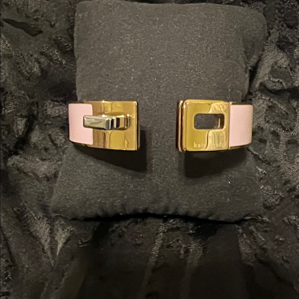 KATE SPADE, PHOEBE TURNLOCK ENAMEL PINK & GOLD BANGLE - Picture 6 of 9